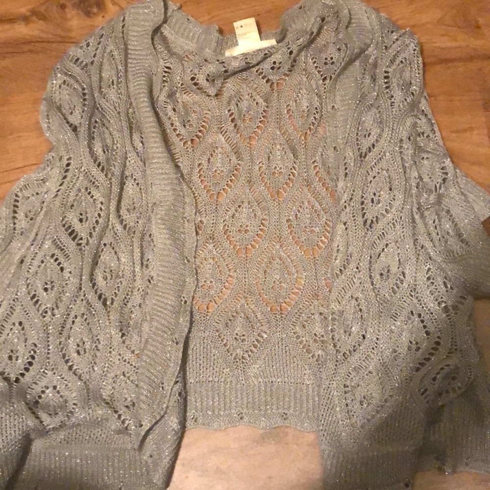 Light half short sleeve sweater